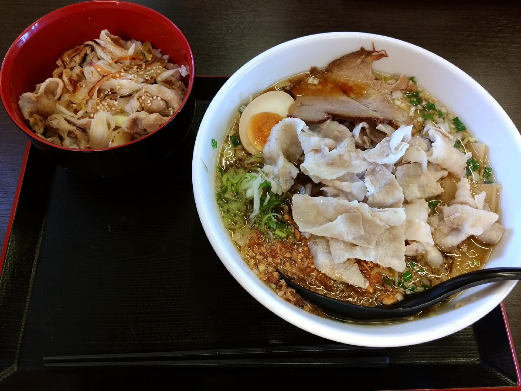 ラーメン食堂まんまる亭