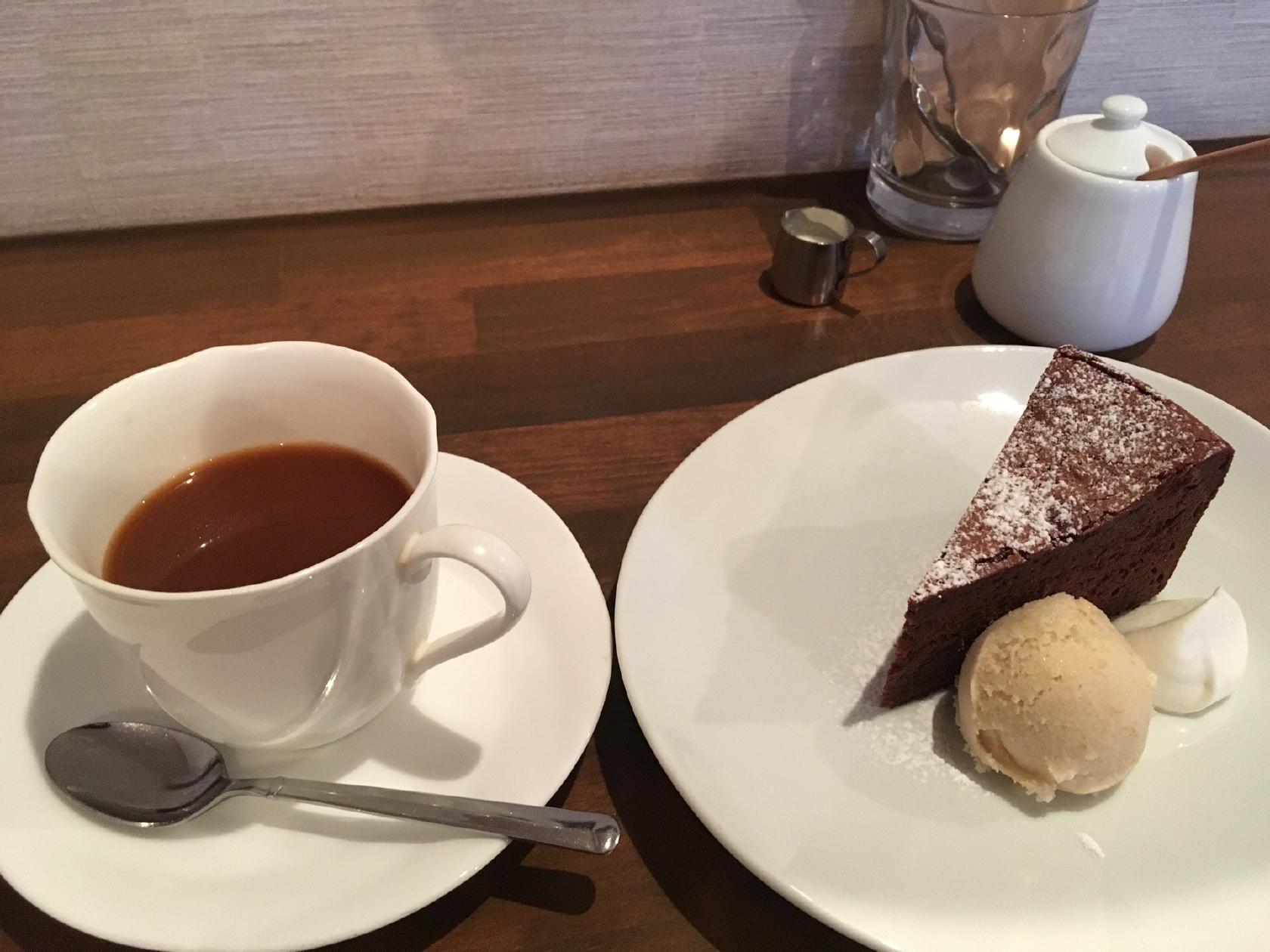 Maru Cafe