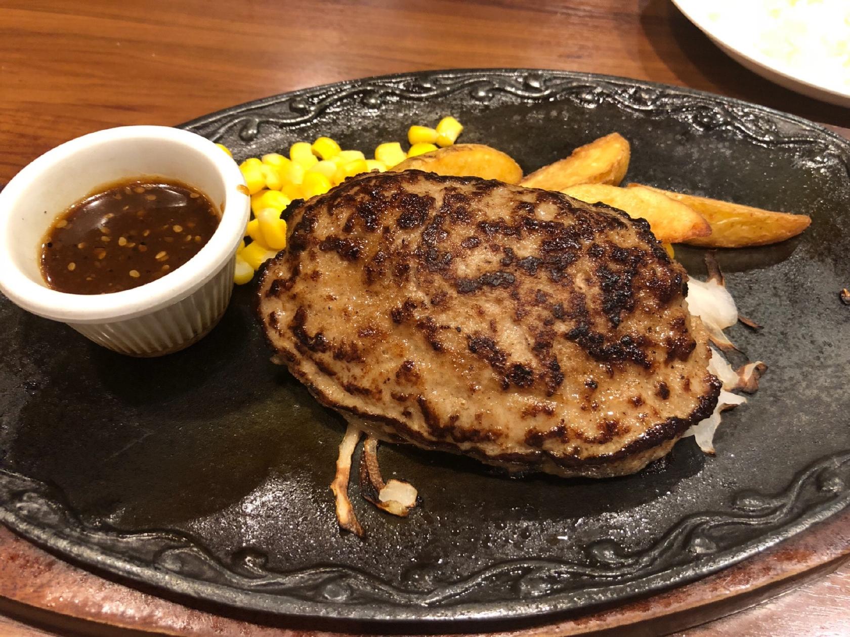 ステーキハンバーグ＆サラダバー けん 上大岡店