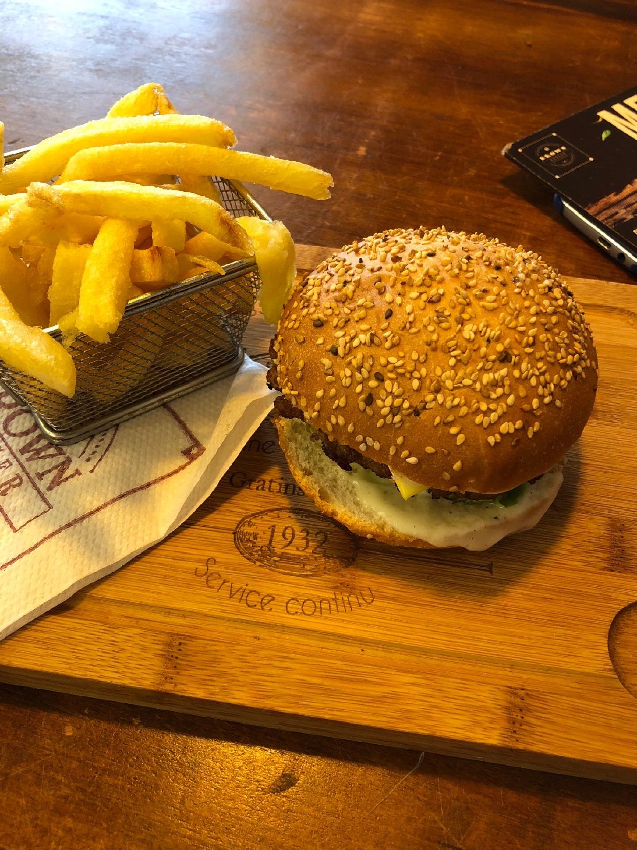 BROWN BURGER