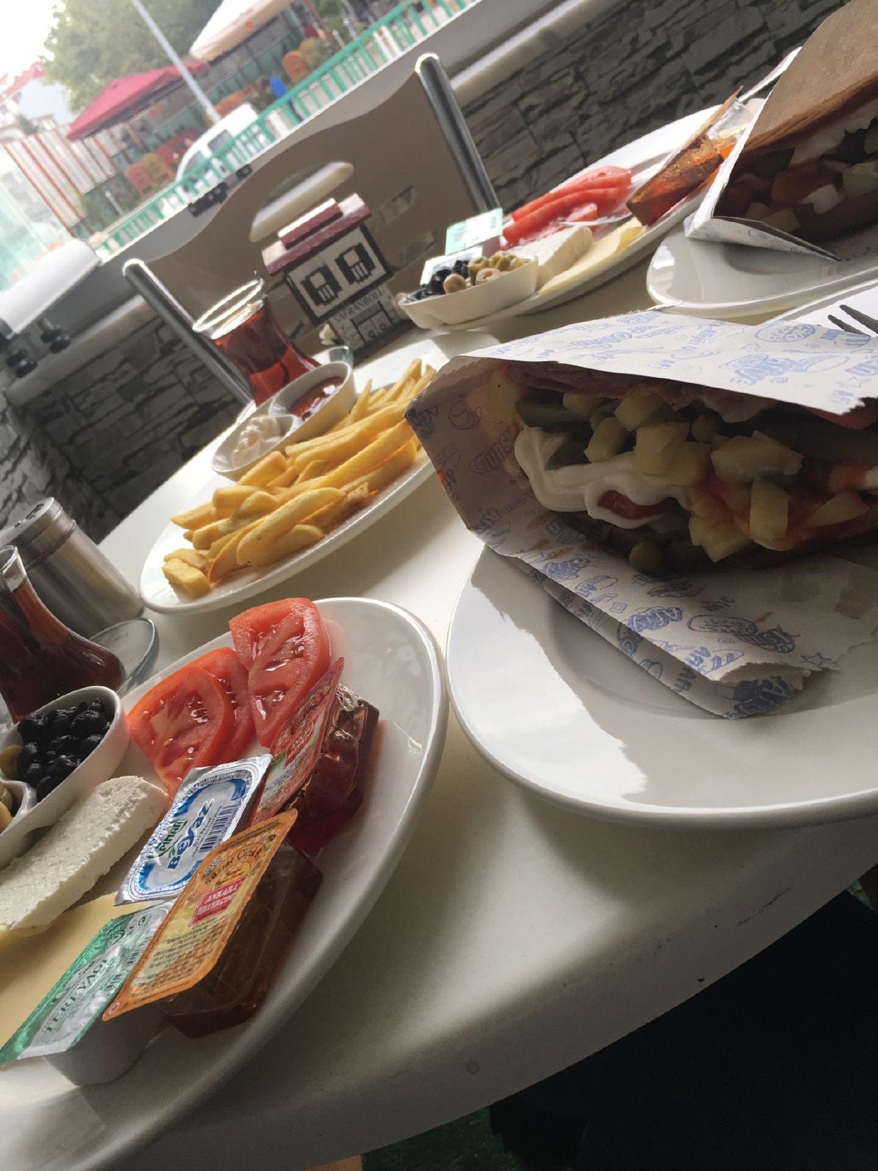 100.Yil Ayvalik Tostcusu