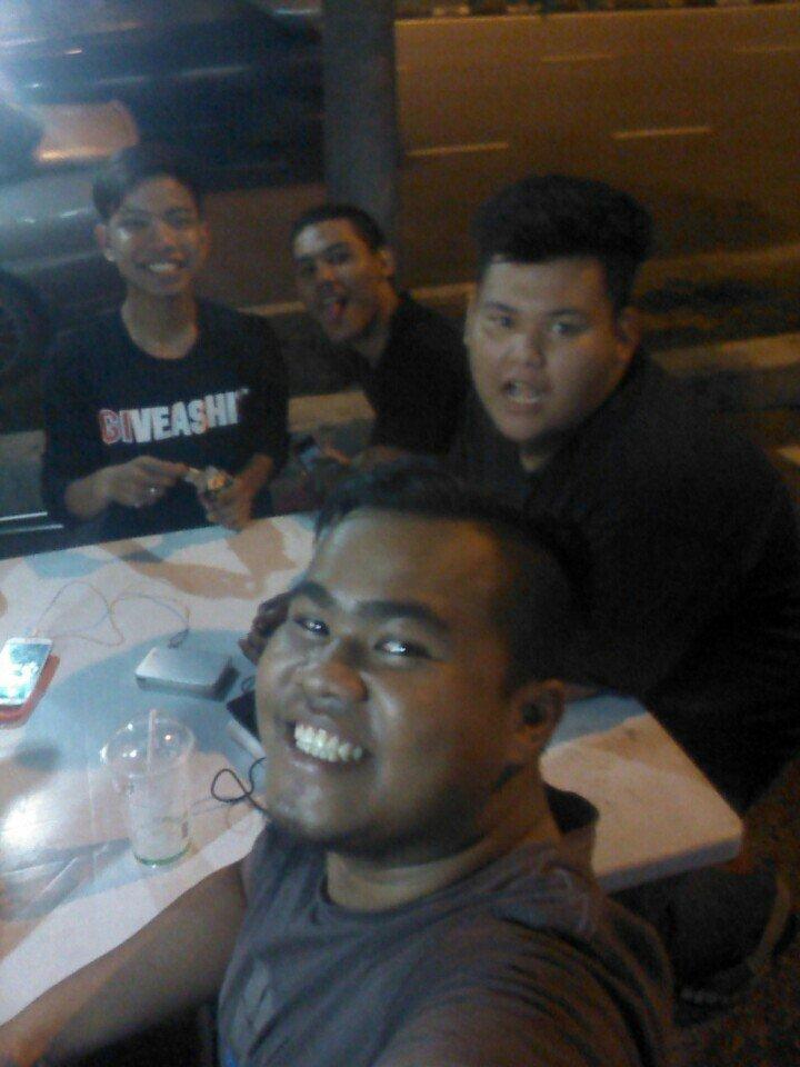 kedai burger depan 7 eleven