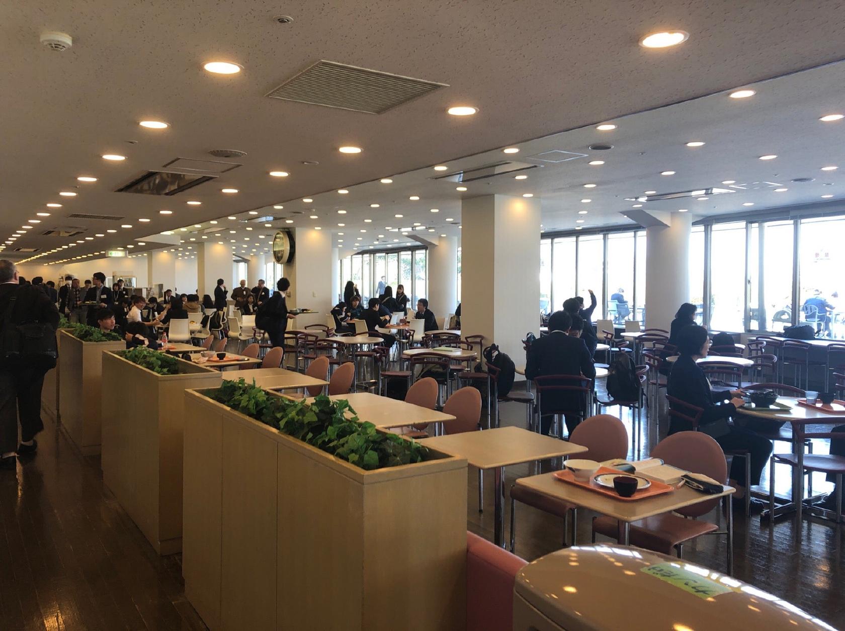 ラウンジ