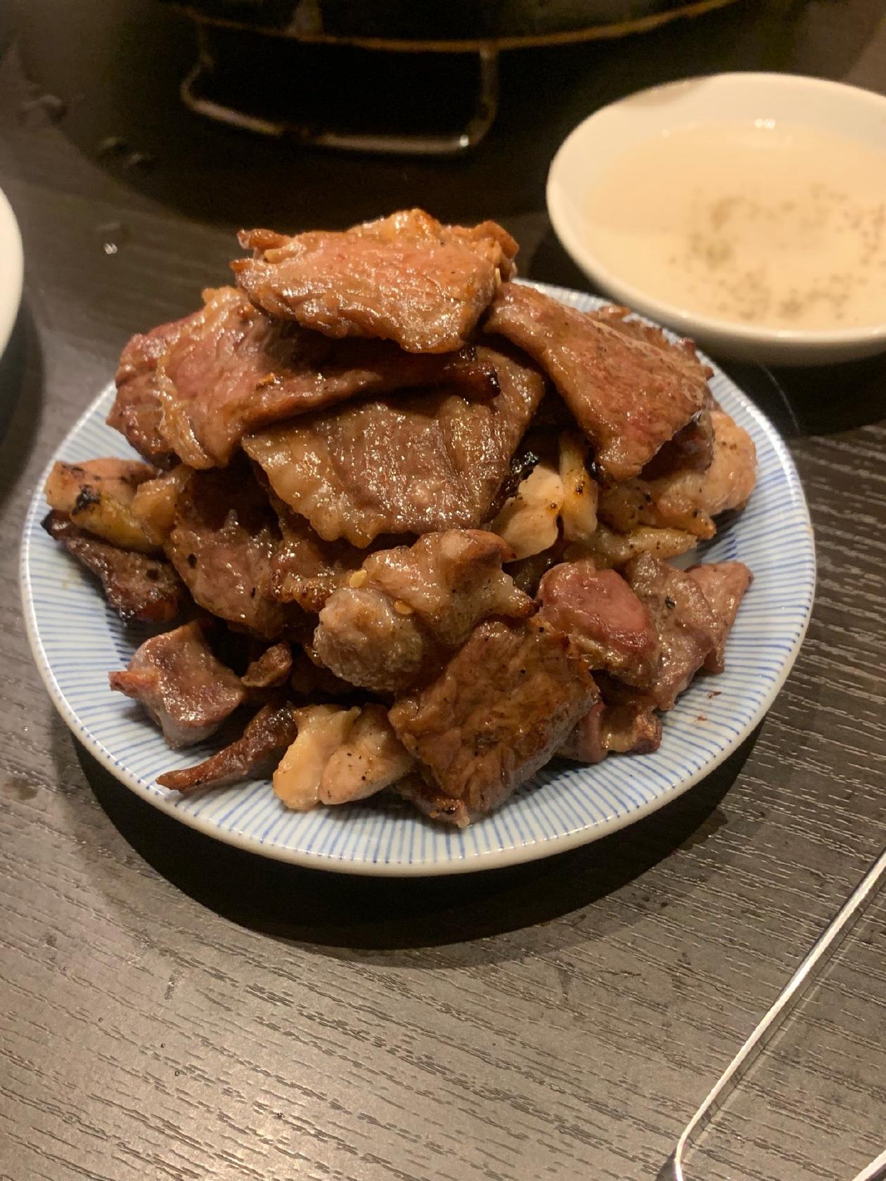 炭火ホルモン 焼肉 居酒屋 萬