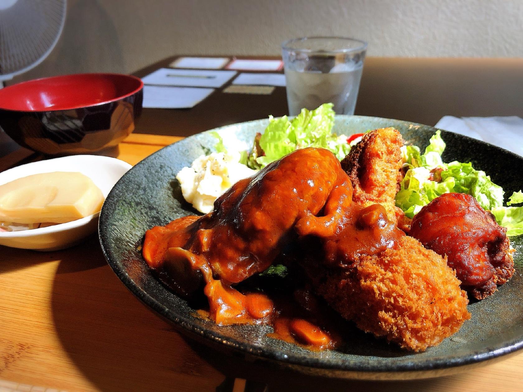 カフェ & バー 段