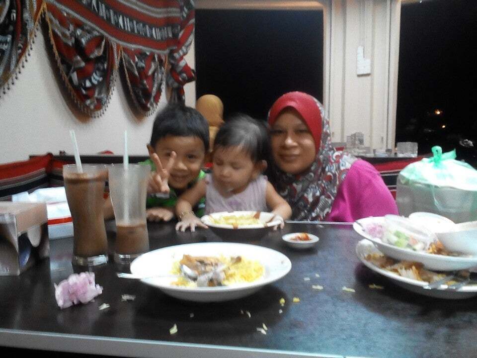 Restoran Al Bustan