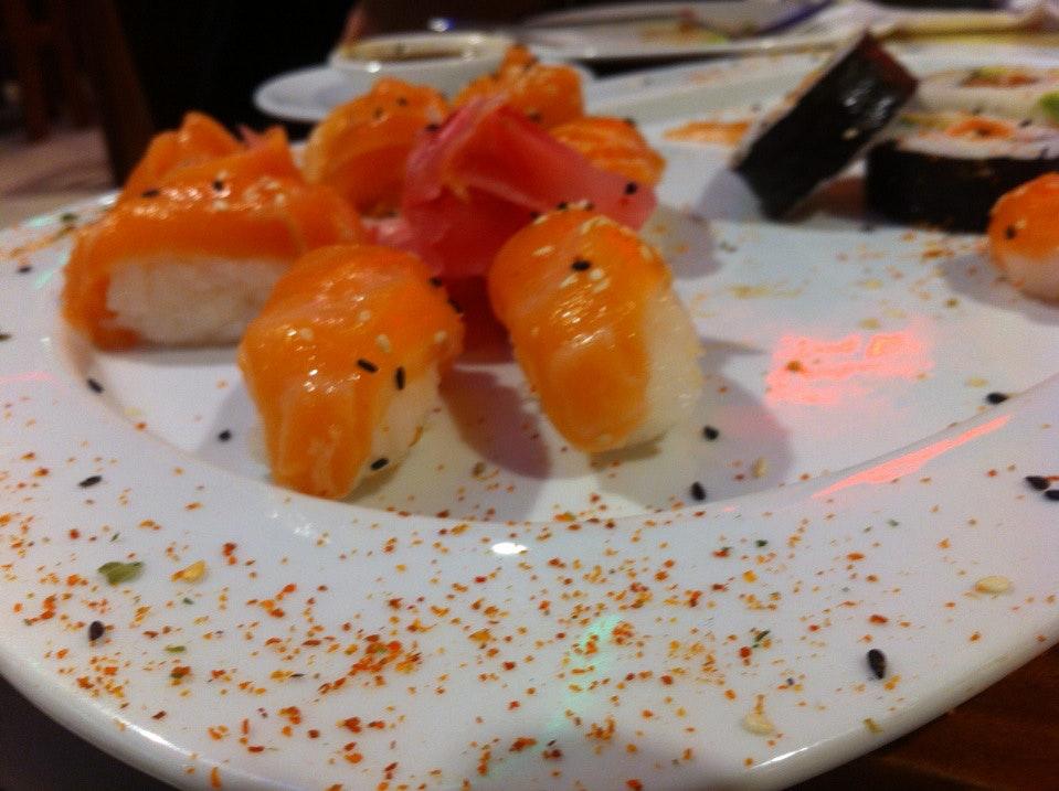 Attitud'e Sushi, Sandwich and Wine Bar