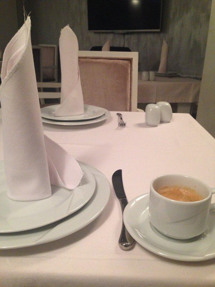 Violin Restaurant and Lounge