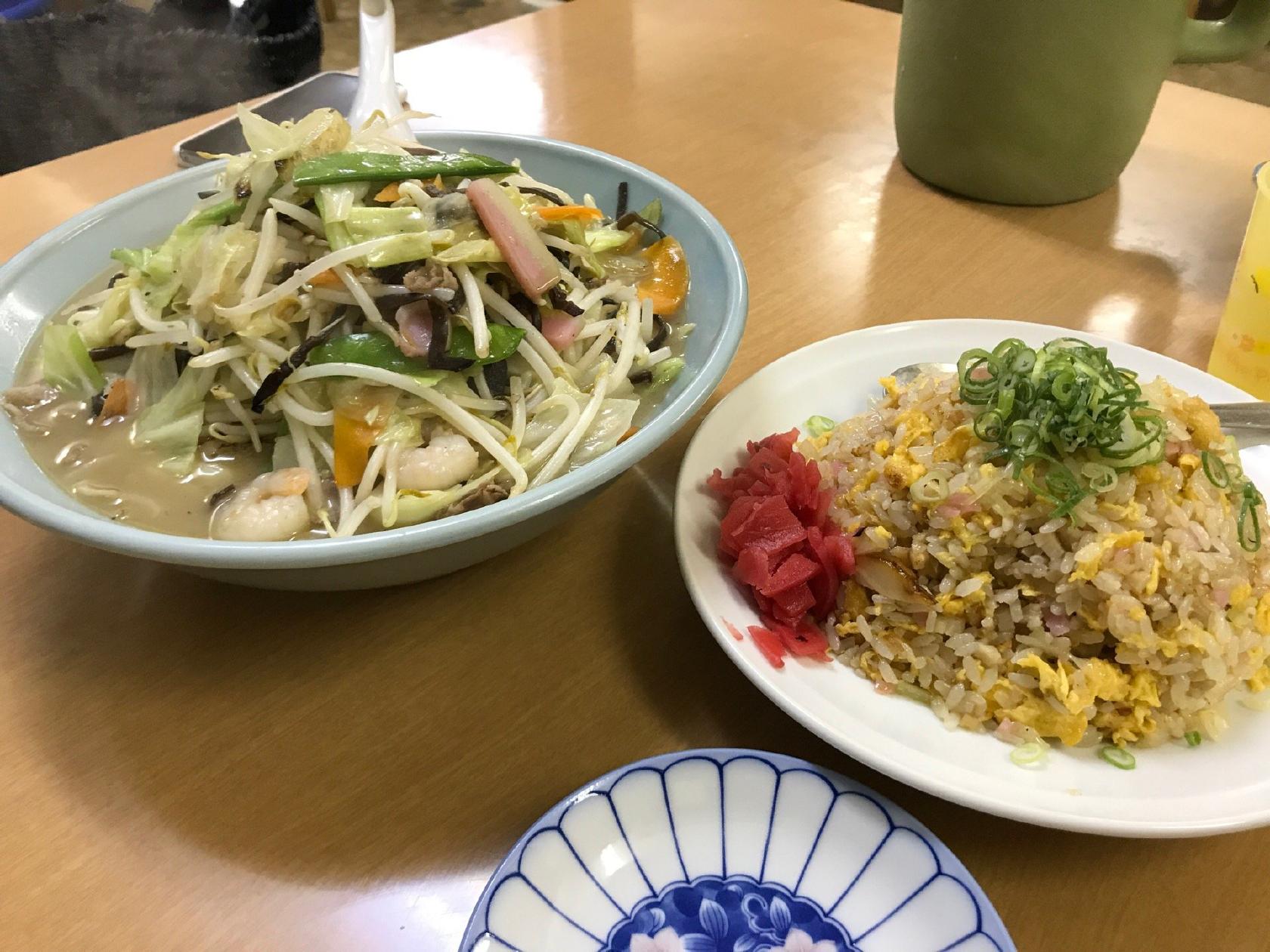 鉄鍋餃子 浜ちゃんぽん