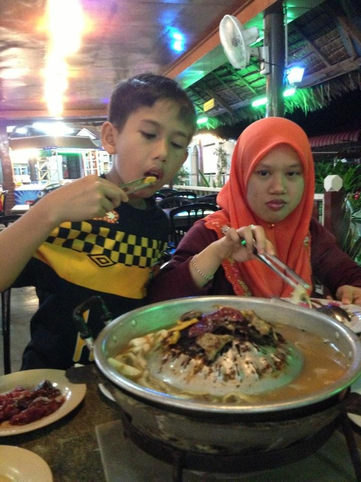 D'Mina Restaurant