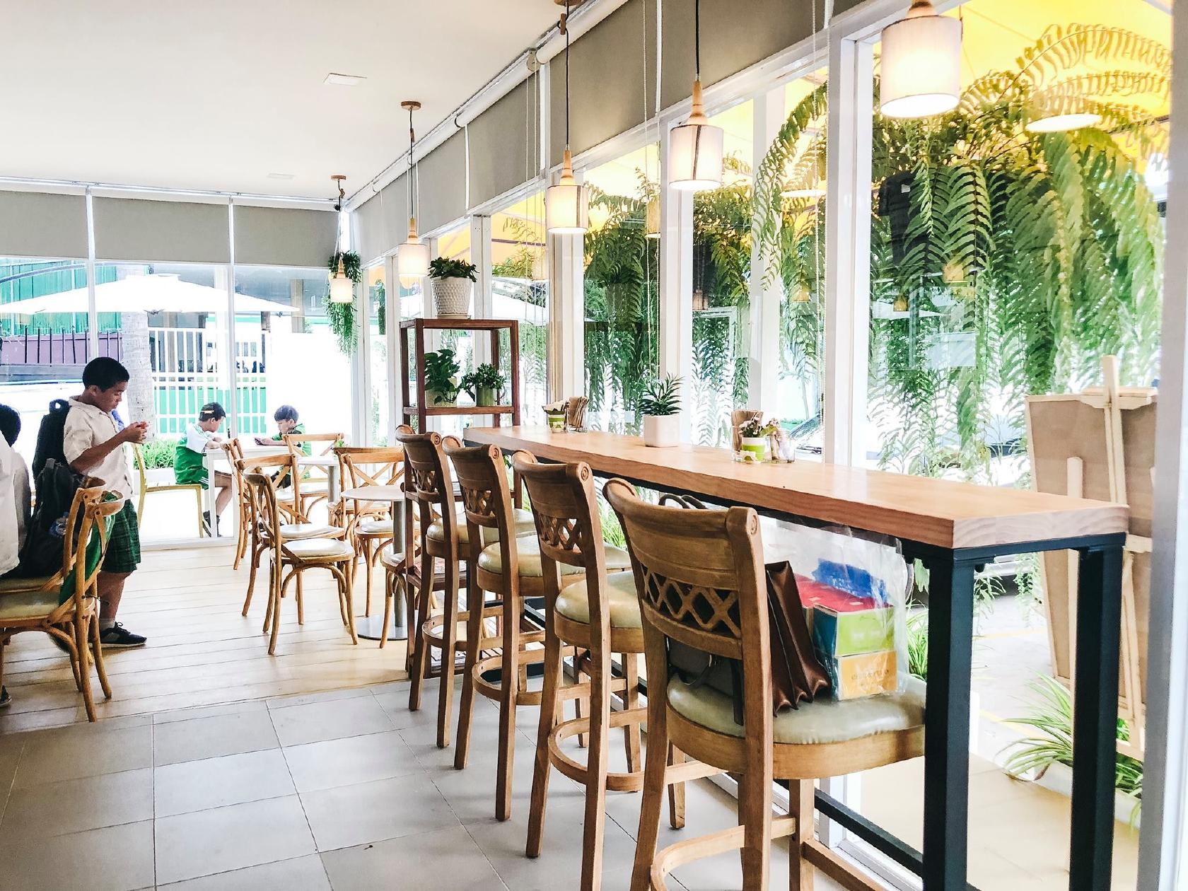 Mom Made Restaurant Cafe Vientiane