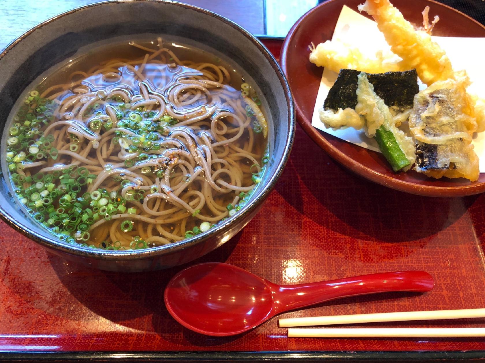 すし半