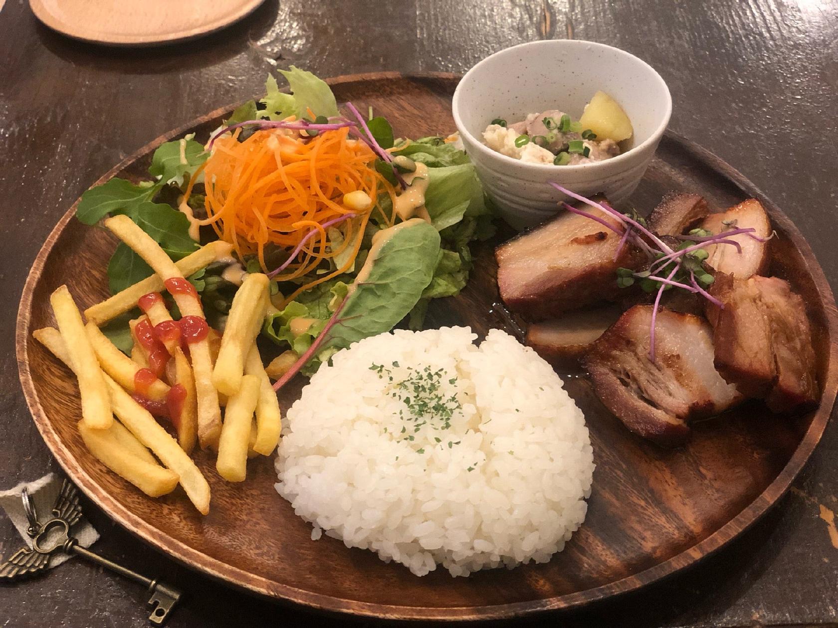 CAFE & DINING BAR KOFS