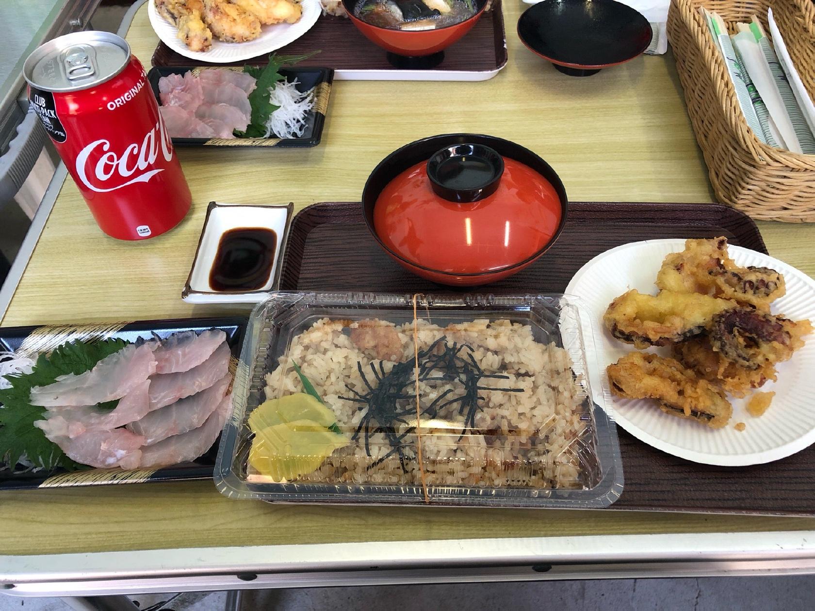 岡村港の海鮮屋台