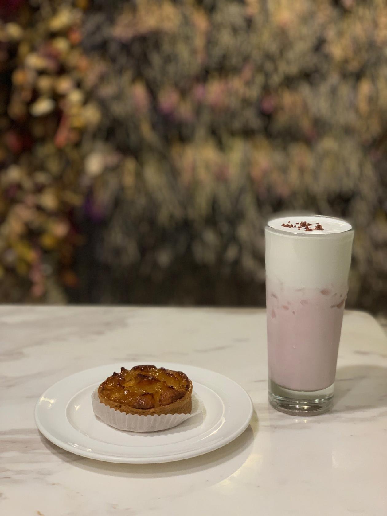 La Famille French Desert Shop