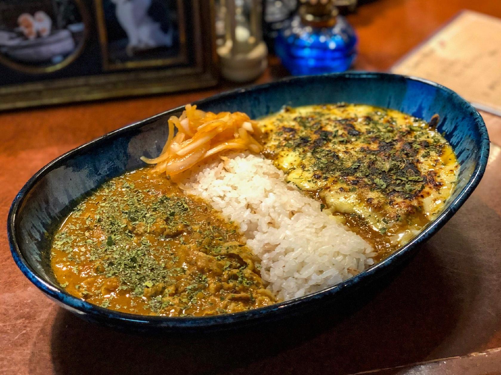 ハクリュウカン wine&curry