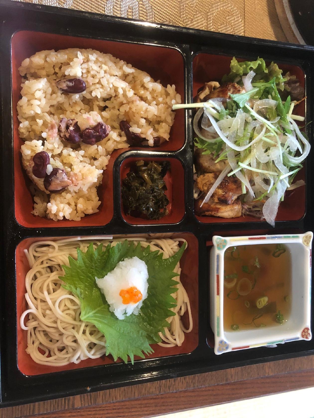 味処 滝見亭