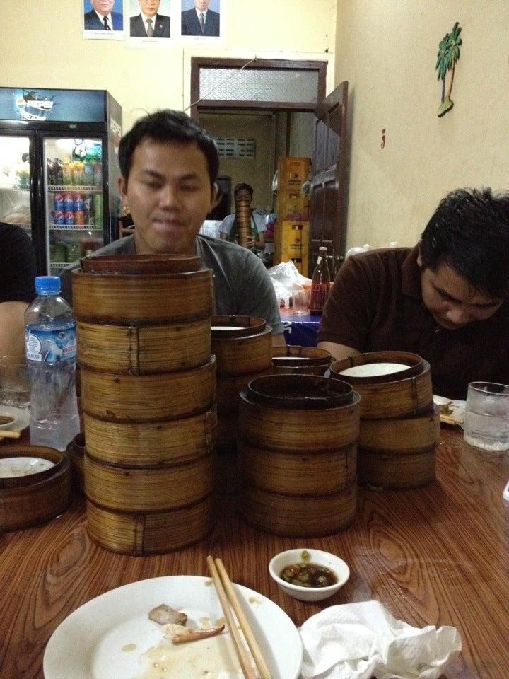 ຮ້ານອາຫານ ຕົ້ນນ້ຳ