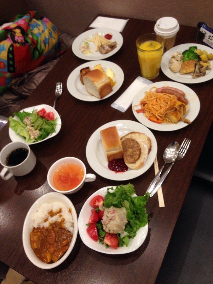 カフェ&ビュッフェ crowd