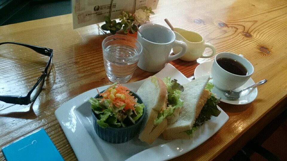 カフェ フィオーレ