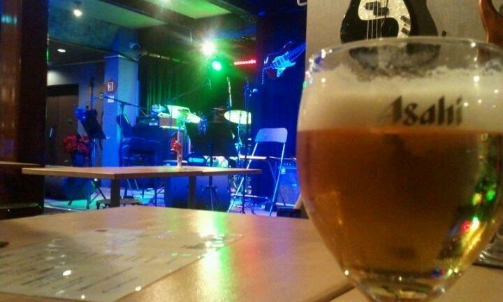 Live Cafe BLUE DOOR