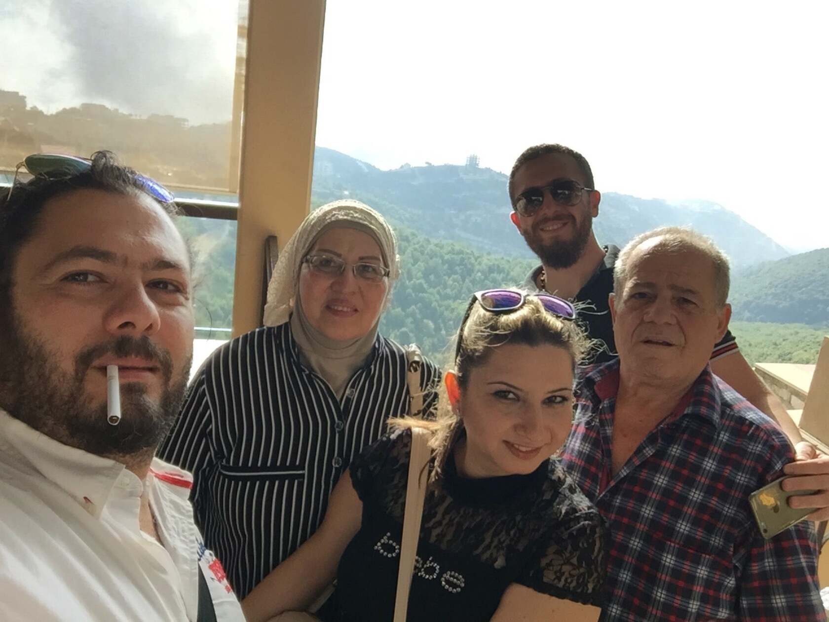 مطعم جنيني - عنايا