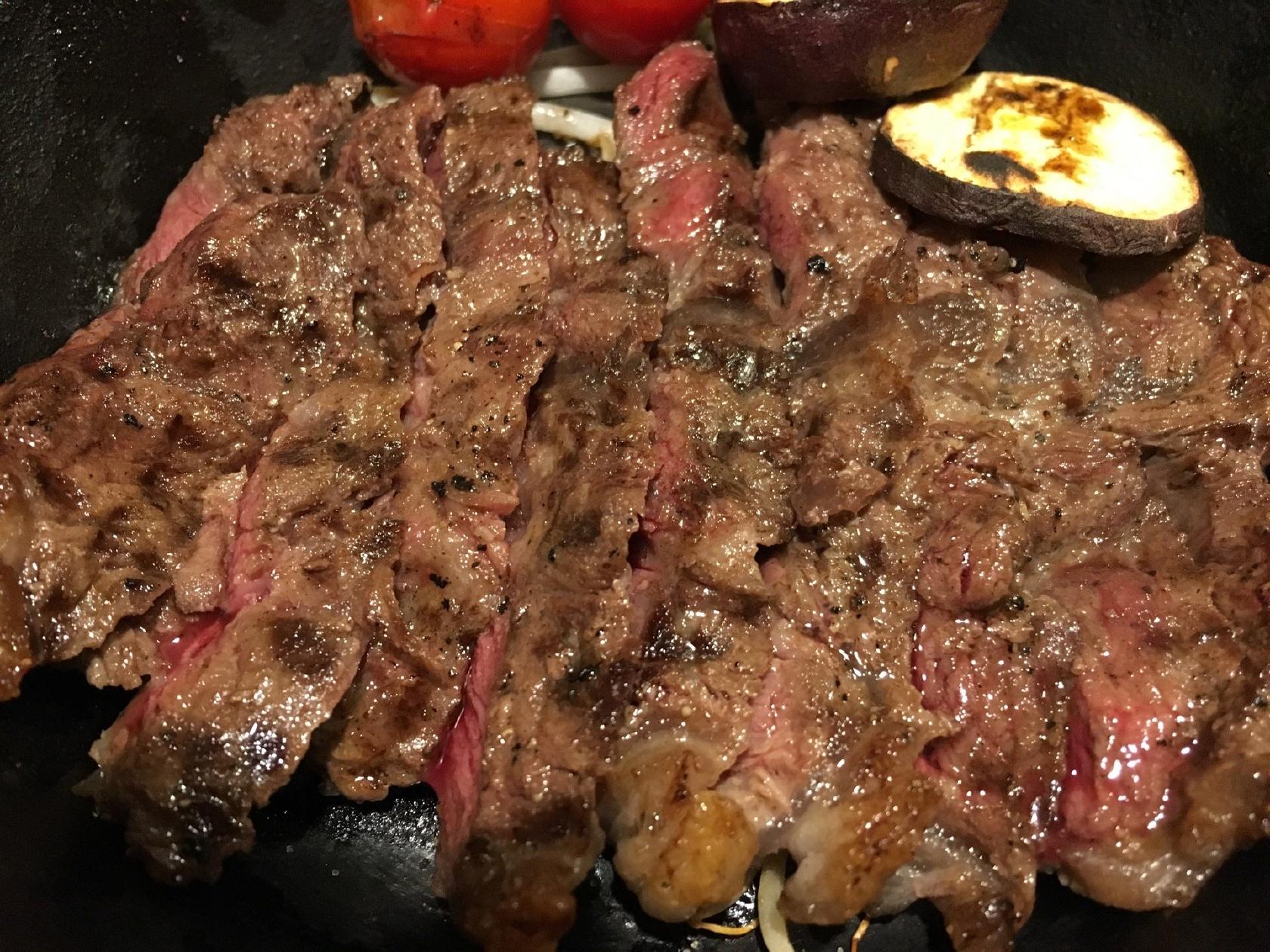 肉丼・ホルモンバル MOW