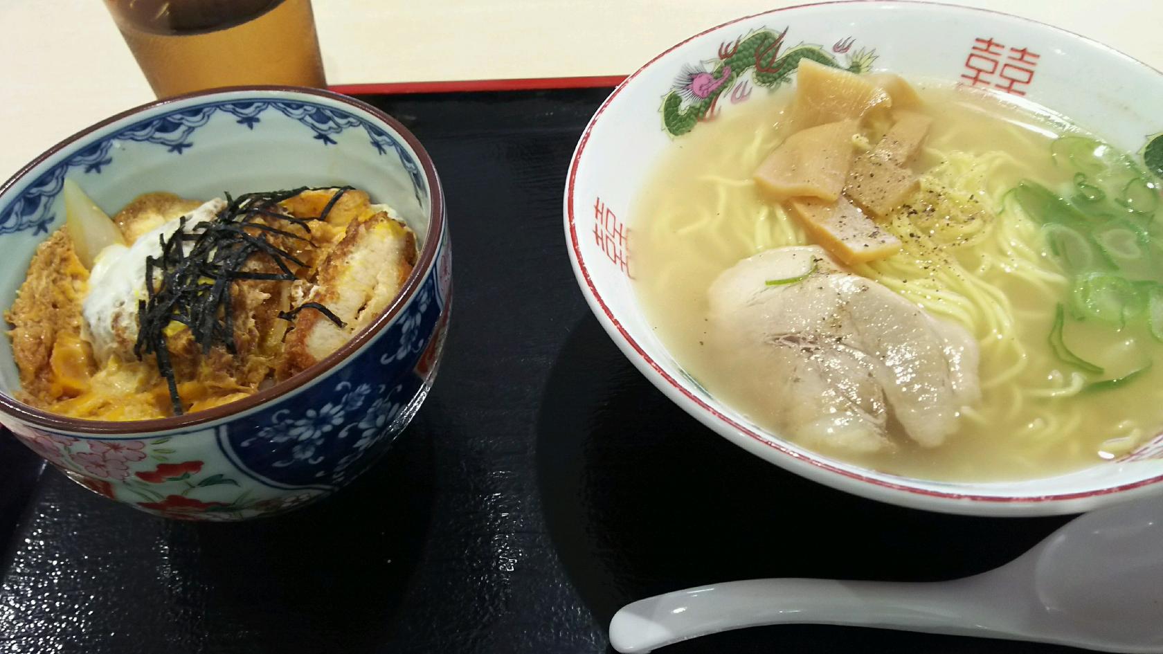めん処つるべや ピアゴ布袋店