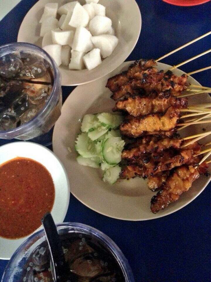 Satay Sabar Menanti