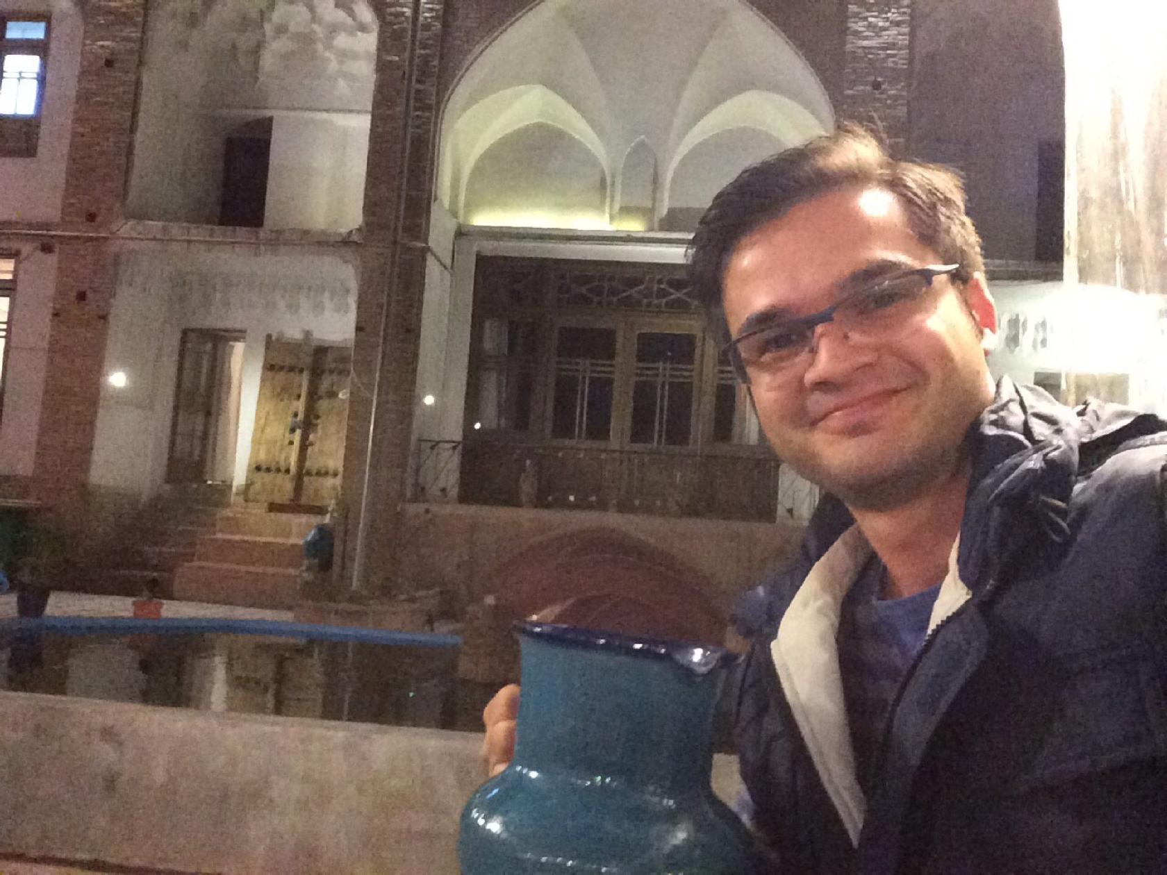 Madarbozorg Historical House Traditional Restaurant سفره خانه سنتی خانه تاریخی مادربزرگ