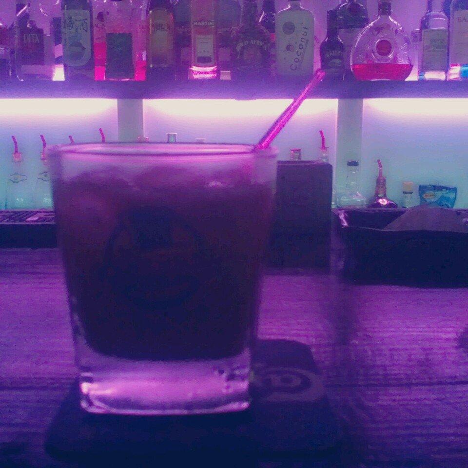 伯斯特主題酒吧 Burst Lounge Bar