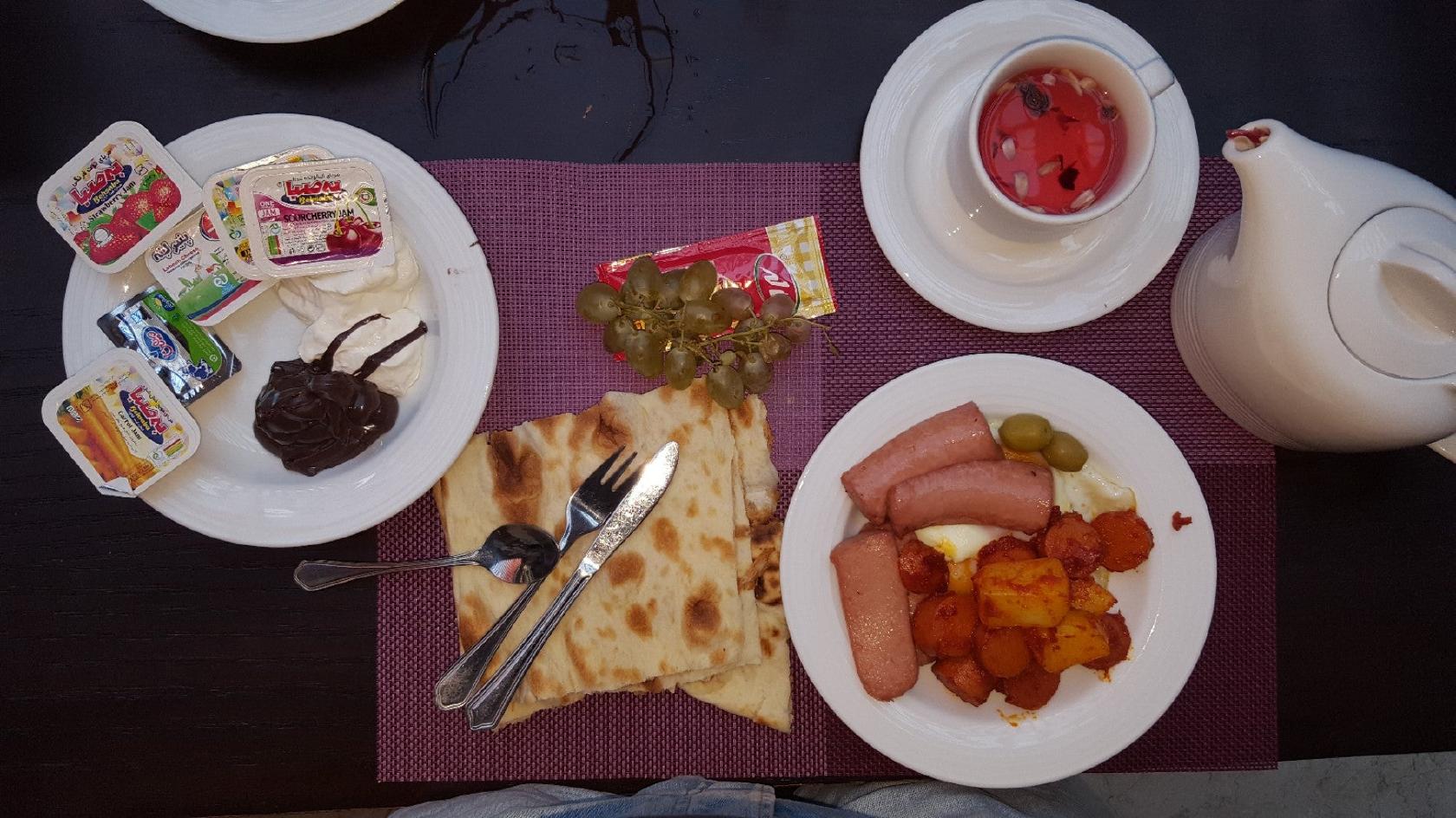 Lotus Restaurant رستوران لوتوس