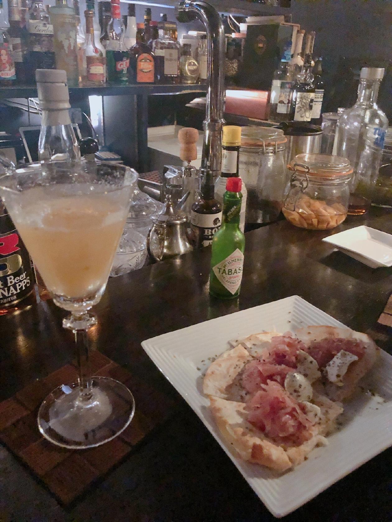 Bar 麻戸