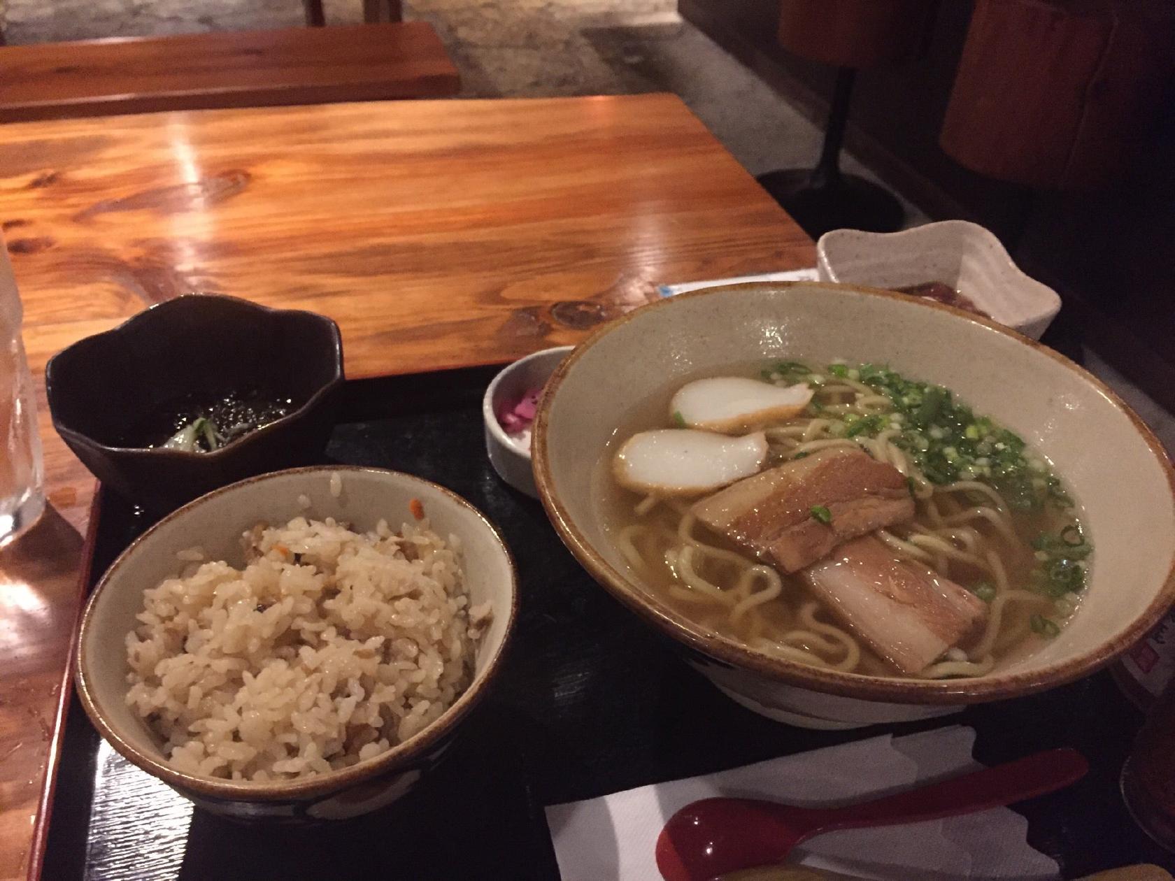 泡盛と沖縄料理　龍泉　地下蔵店
