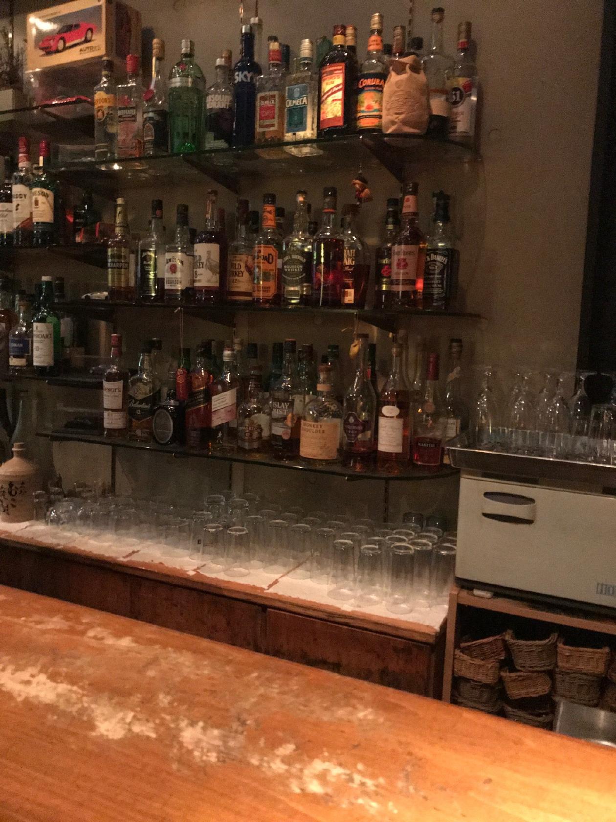 BLACK HALL BAR