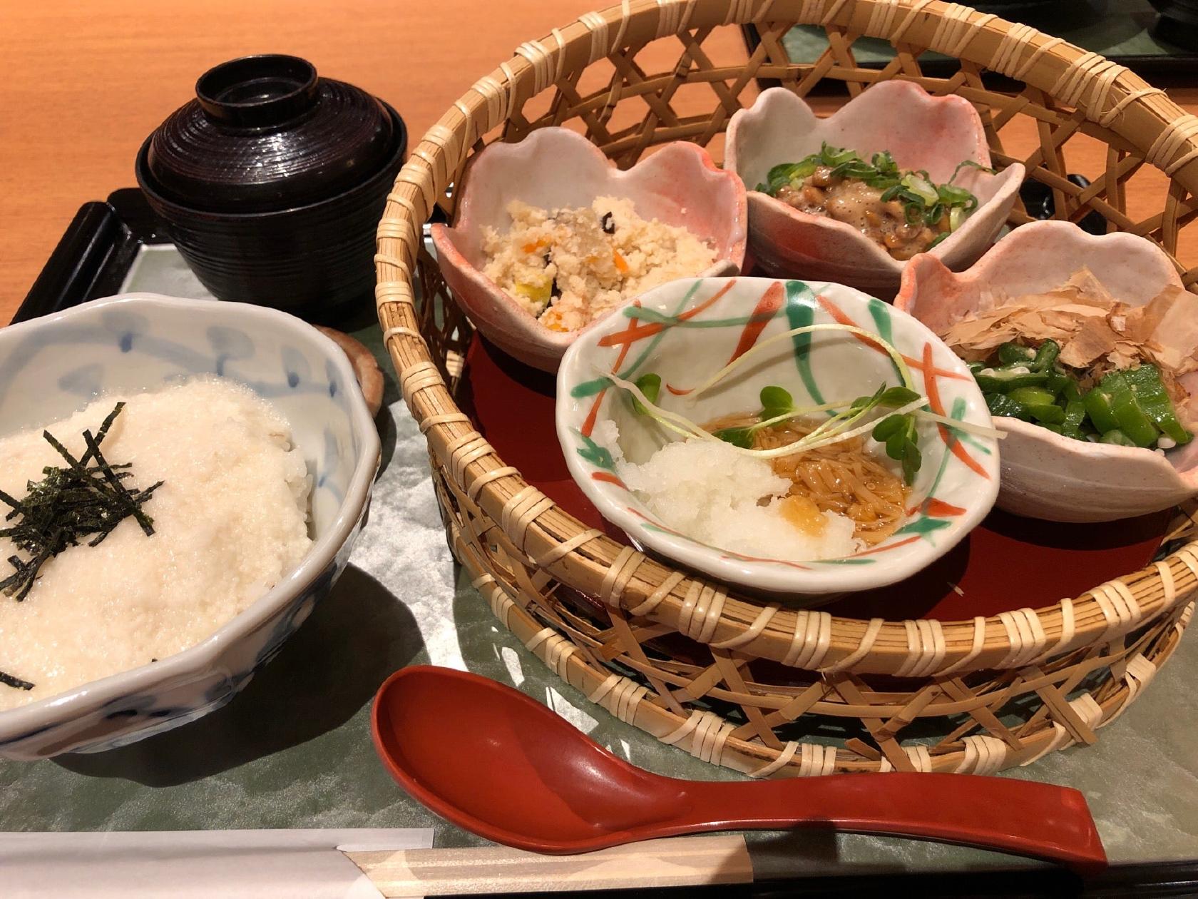 ご飯ととろろ とろ麦