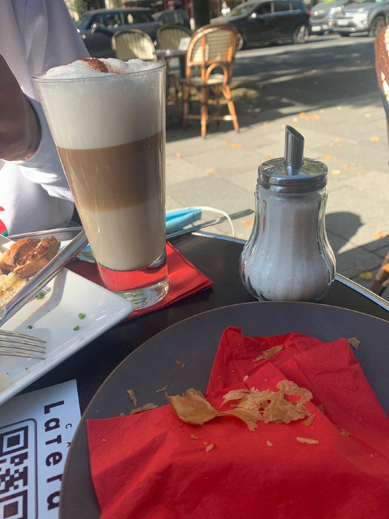 CAFÉ LATÉRAL