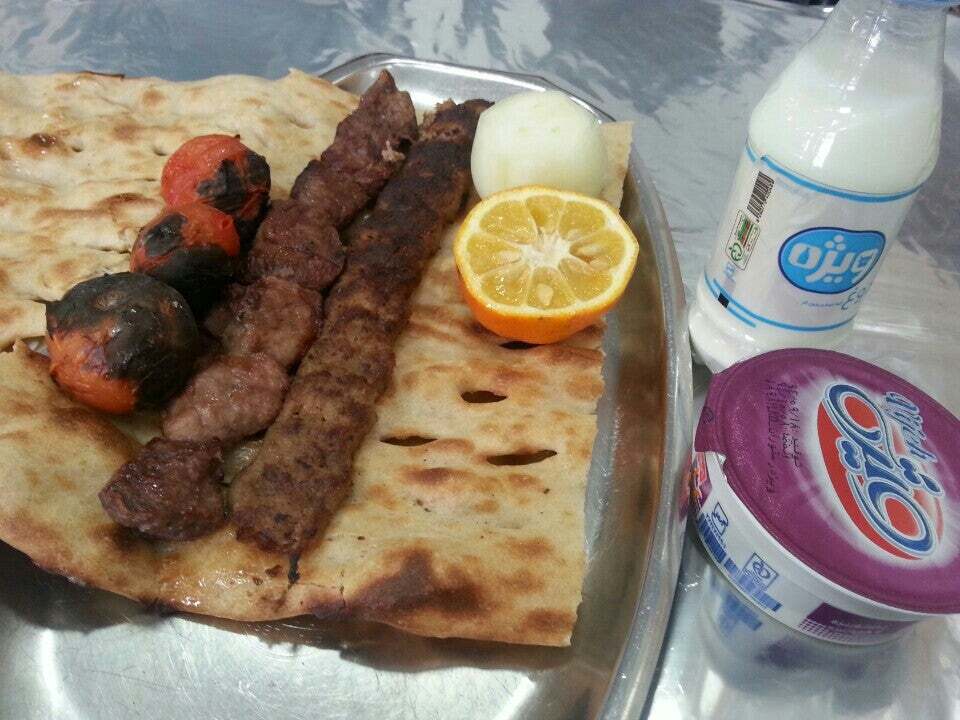 نان داغ و کباب داغ مروارید