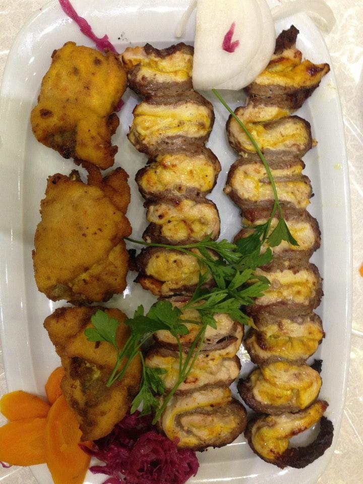 Rah-o Ma Restaurant مجتمع پذيرايى راه و ماه