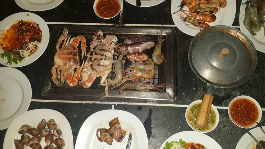 บุฟเฟ่ต์ ตลาดแสนสบาย