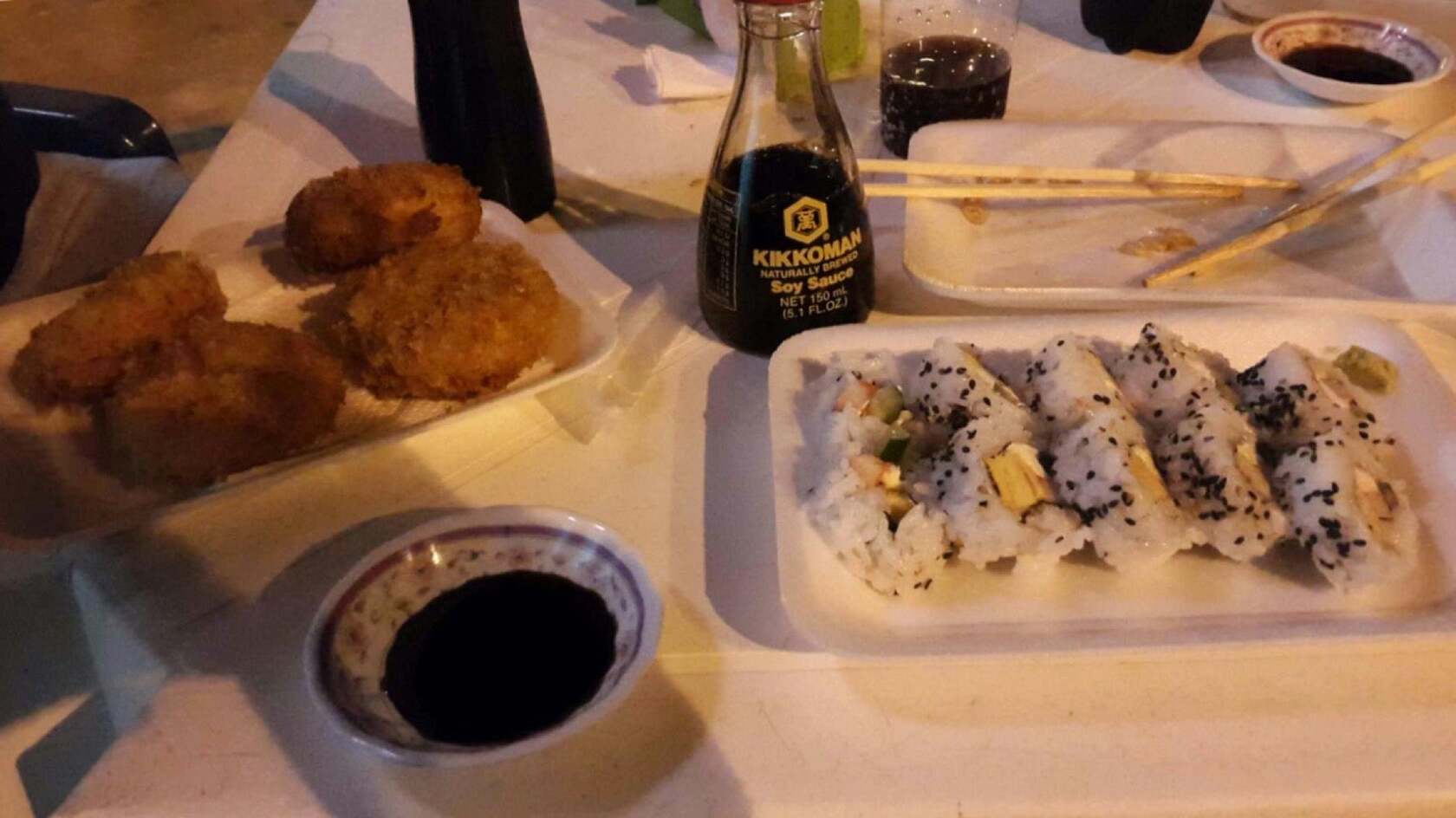 TAITO SUSHI Y ALGO MAS