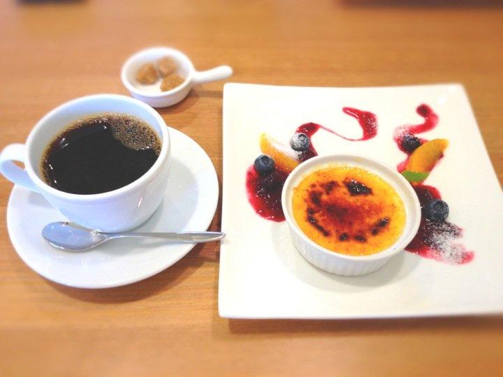 Small MOON cafe & sweets