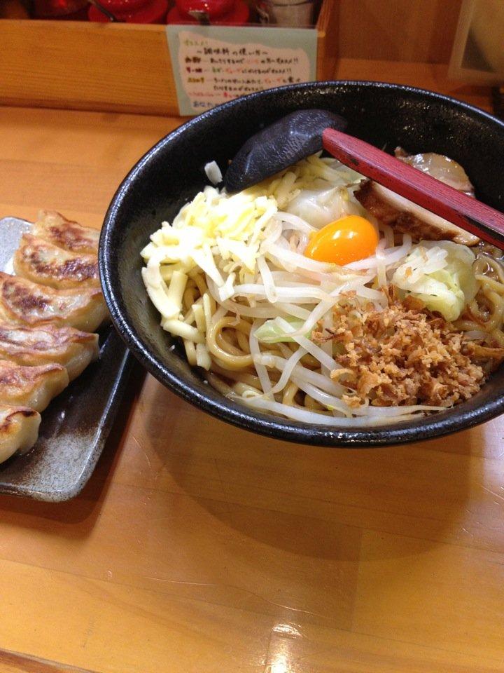 横浜豚骨らーめん　やまと屋