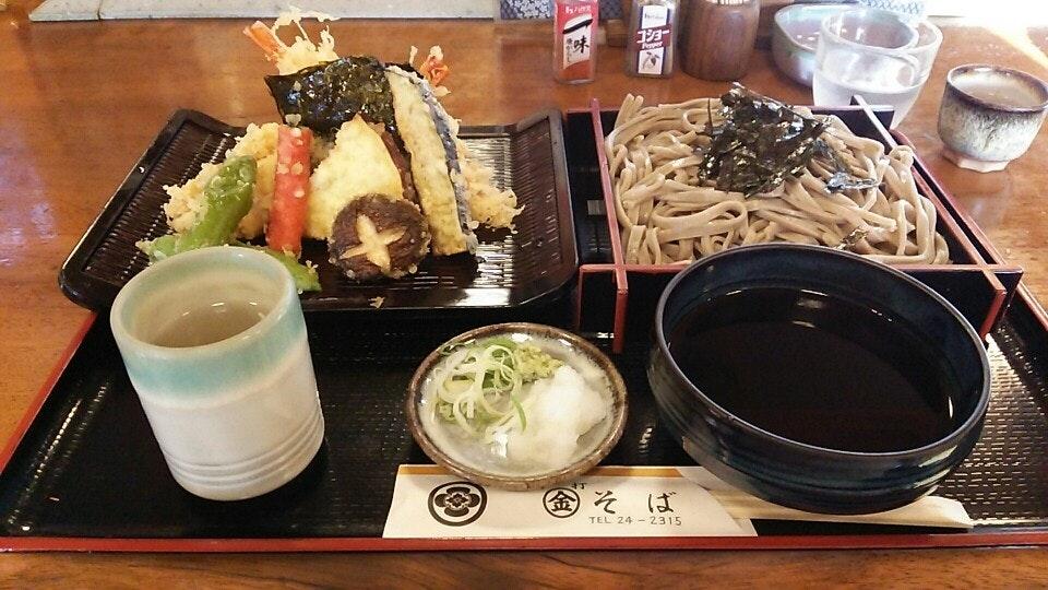 マル金そば店