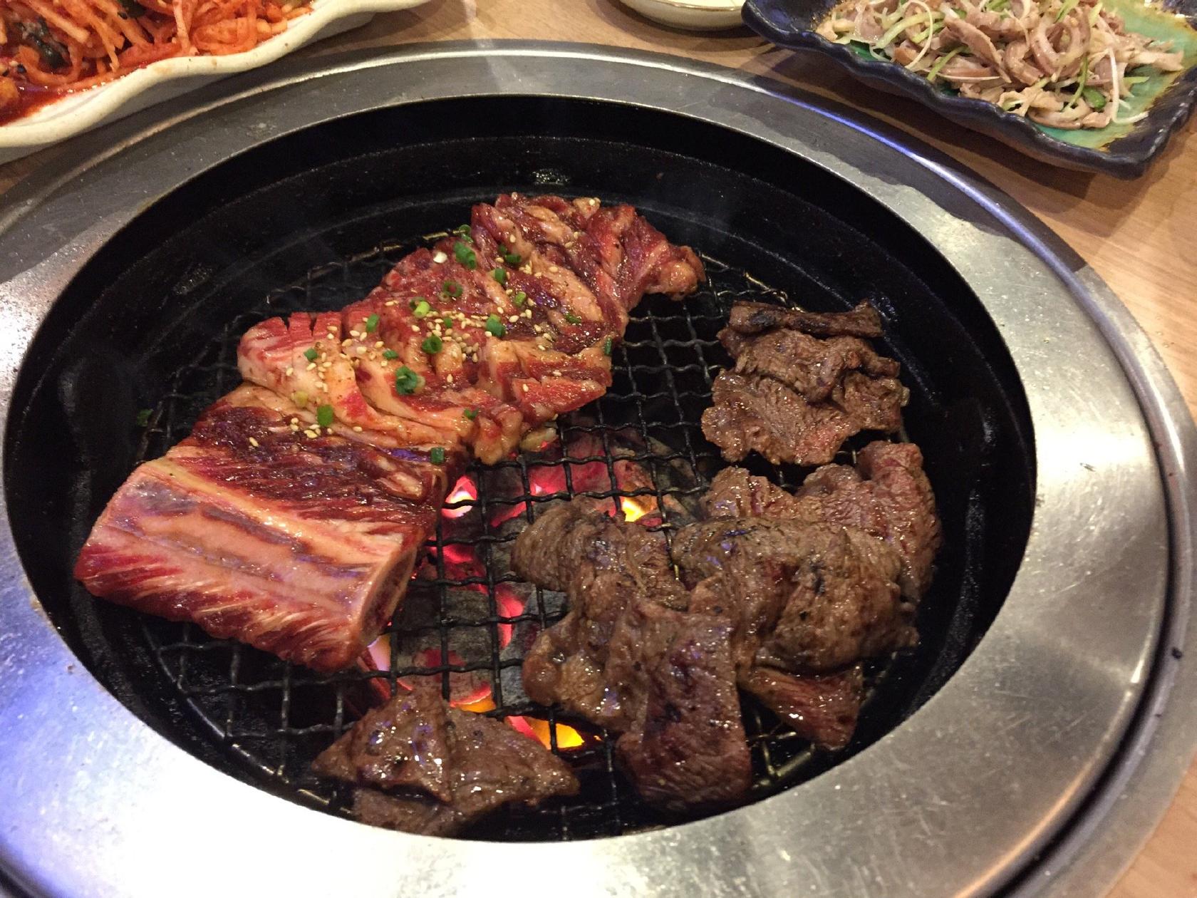 炭火焼肉アハ