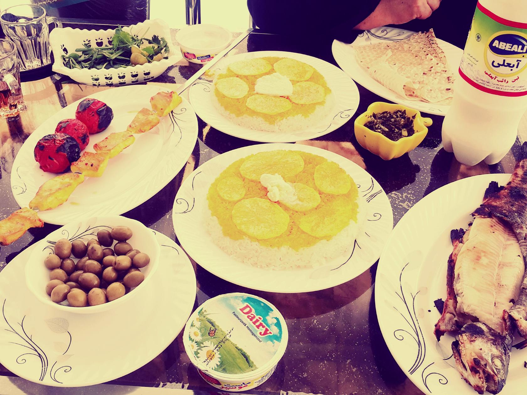کبابی و ماهی قزل گل