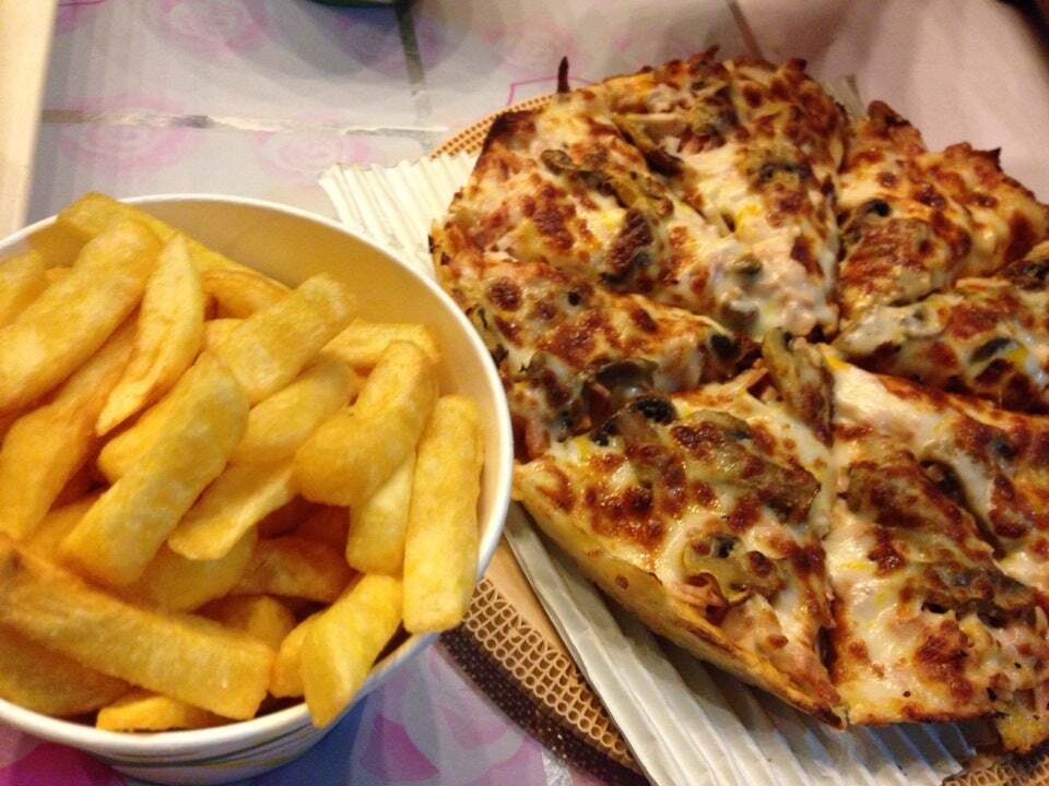 Dagh Dagh Pizza پيتزا داغ داغ