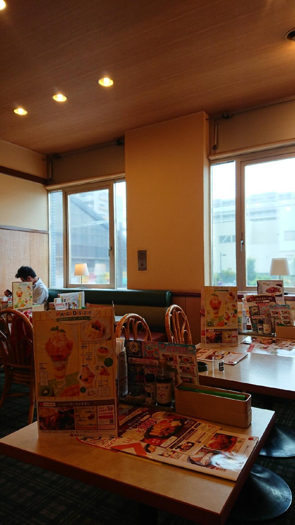 ガスト 獨協大学前店