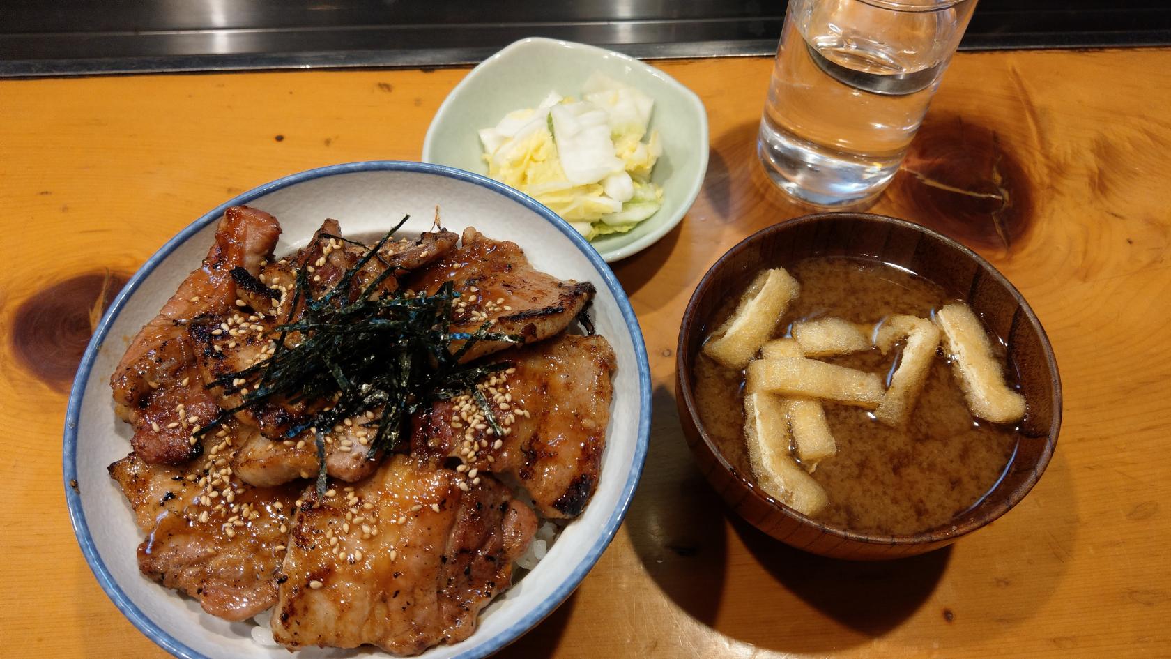 信州豚丼　八家