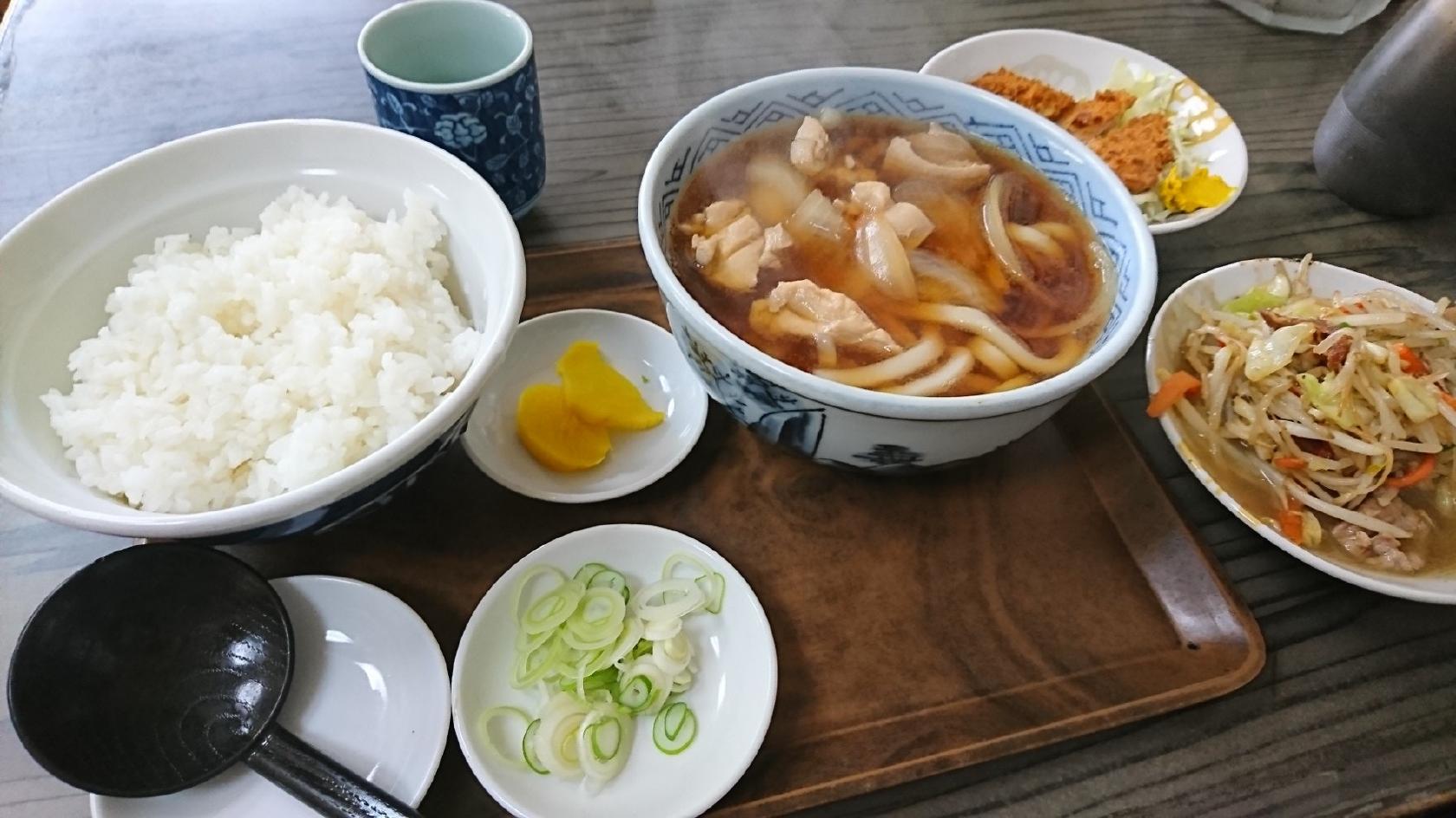 中山 そば店